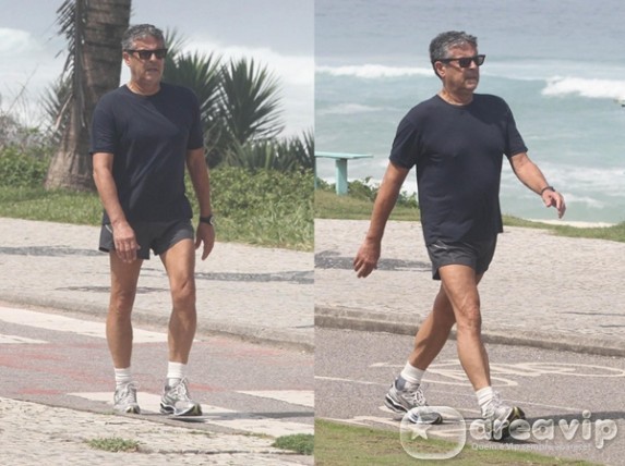 Marcos Paulo é clicado caminhando pela orla