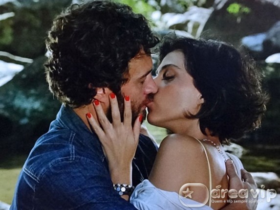 Amor Eterno Amor - Rodrigo e Miriam se beijam outra vez