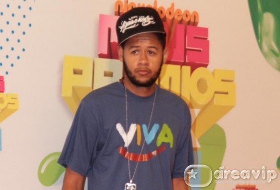 Rapper Emicida é detido em Belo Horizonte
