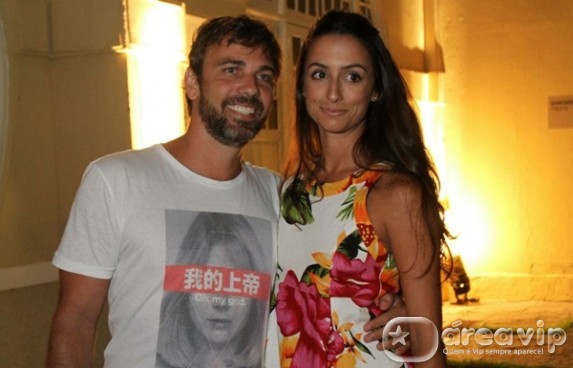 Marcelo Faria reata com a mulher e volta para casa