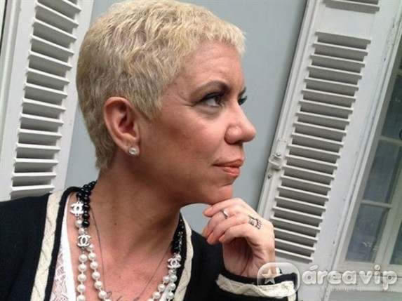 Astrid Fontenelle exibe novo visual