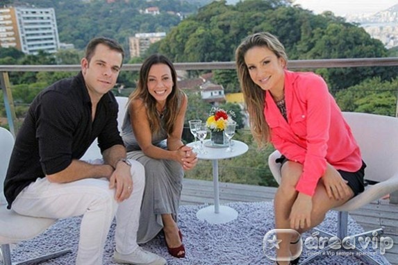 Atriz Carla Marins diz que passa cremes escondida do marido