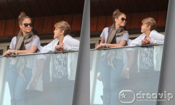 Jennifer Lopez aparece na sacada de hotel no Rio