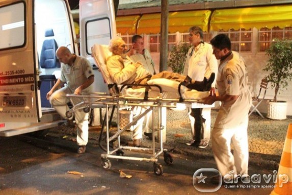 Lúcio Mauro fratura o fêmur após tombo, segundo hospital