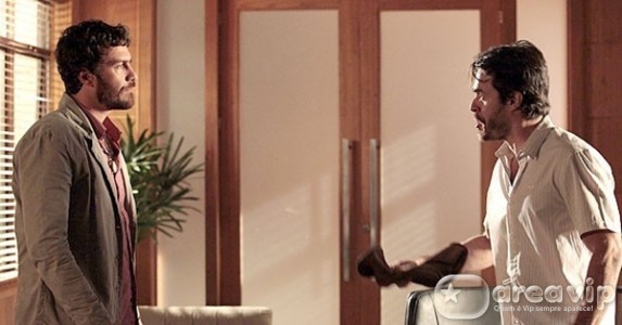 Amor Eterno Amor - Rodrigo descobre que Elisa mentiu