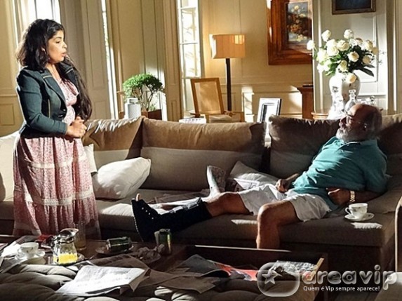 Amor Eterno Amor - Virgilio se surpreende com a atitude de Gracinha