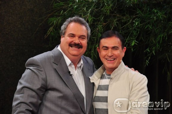 Amaury Jr. entrevista Gilberto Barros em seu programa