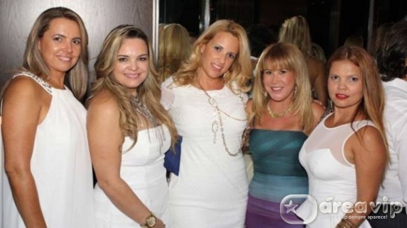 Mulher de Zezé, Zilu Camargo é recepcionista em loja de grife de luxo em Miami