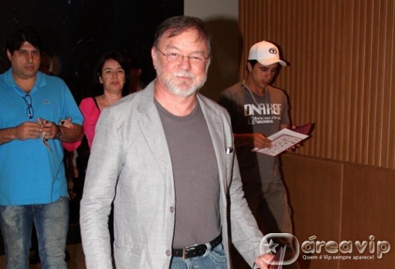 Triste e desiludido, Ewerton de Castro vai embora do Brasil Área VIP