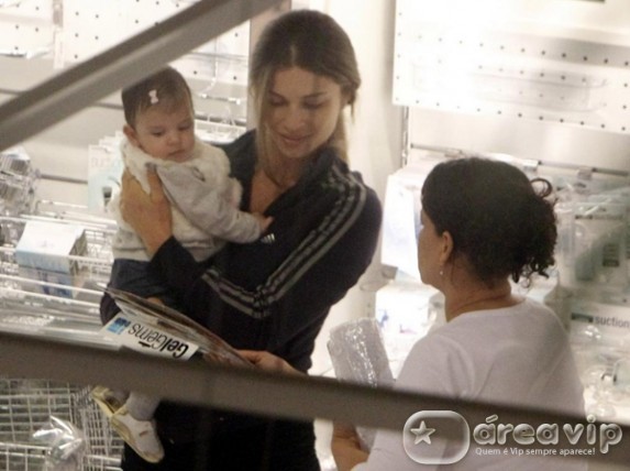 Confira fotos da filha de Grazi Massafera e Cauã Reymond