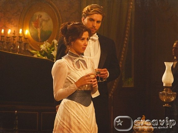 Lado a Lado - Laura descobre que a mae foi capaz de empurrar mulher para cima de Edgar