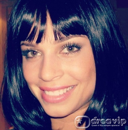 Grazi Massafera aparece morena