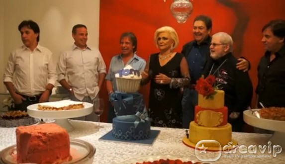 Tom Cavalcante posta vídeo com Hebe