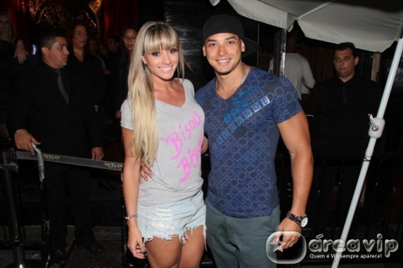 Juju Salimeni e o namorado