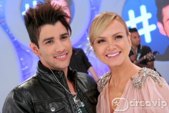 ‘Tenho uma coleção de mais de duas mil calcinhas’, diz Gusttavo Lima em estreia de quadro no programa Eliana