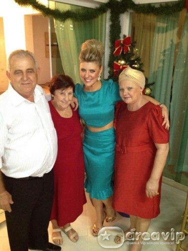 Iris com a familia