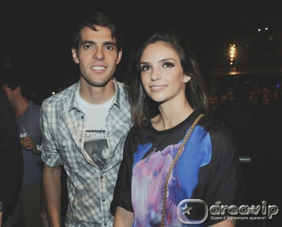 Kaká só deve assumir separação de Carol Celico após o fim de contrato publicitário