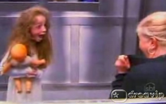 Menina que fez pegadinha do ‘fantasma no elevador’ pode fazer teste para ‘Chiquititas’