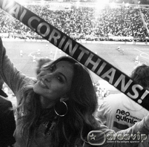 Famosos comemoram vitória do Corinthians