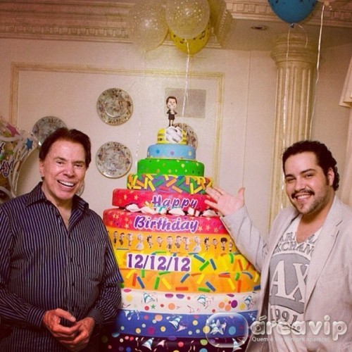 Tiago Abravanel posta foto da comemoração do aniversário de Silvio Santos