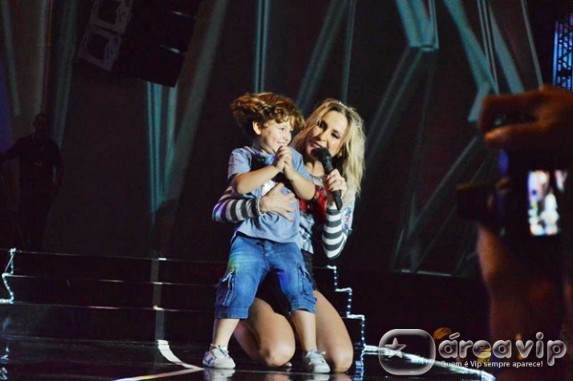 Claudia Leitte com o filho