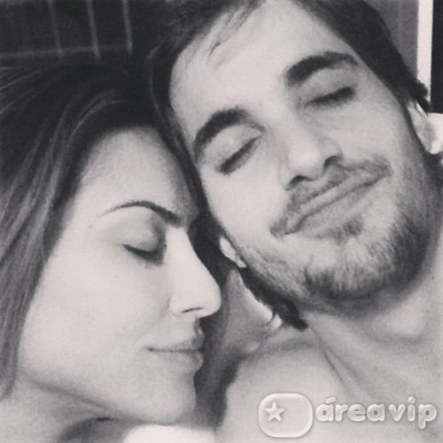 Fiuk visita a irmã Cleo Pires