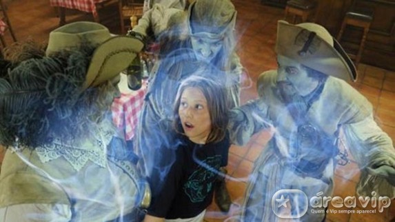 Sessão da Tarde exibe o filme ‘Ninguém Segura Esses Fantasmas’