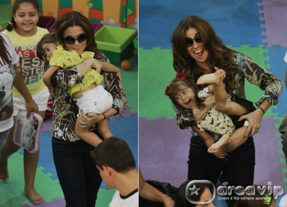 Giovanna Antonelli se diverte com as filhas em parquinho