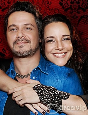 Alejandro Sanz lança novo videoclipe com Ana Carolina – Confira!