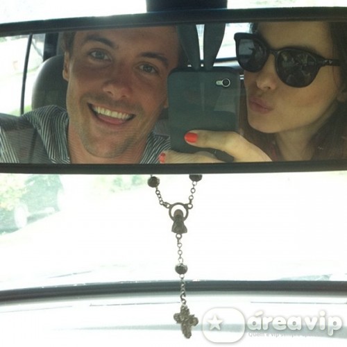 Sthefany Brito posta foto ao lado do irmão Kayky