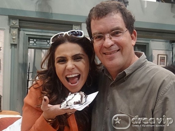 Giovanna Antonelli ganha festa surpresa nos bastidores de ‘Salve Jorge’