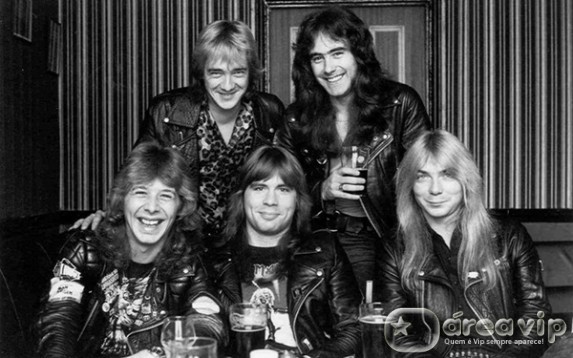 Iron Maiden - Clive Burr à esquerda