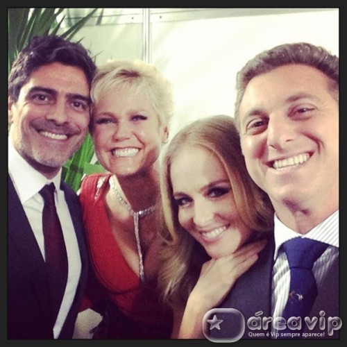 Luciano Huck posta foto com Angélica, Xuxa e Junno