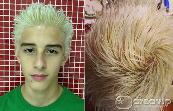 William Bonner aprova o novo visual do filho