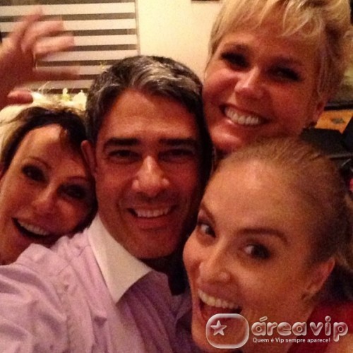 William Bonner posta foto com Xuxa, Angélica e Ana Maria Braga