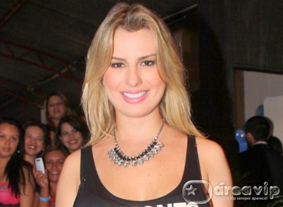 Ex-BBB Fernanda é diagnosticada com dengue
