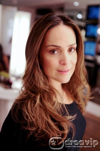 Gabriela Duarte muda o visual para próxima novela