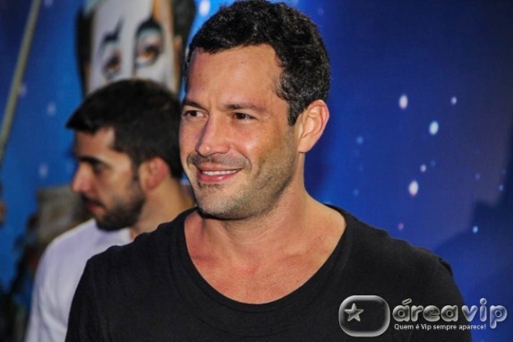 Malvino Salvador aguarda captação de verba para viver José Aldo no cinema