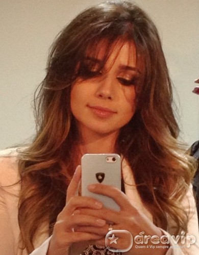Paula Fernandes muda o visual