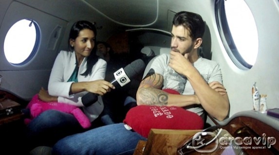 Repórter Daniele França com Gusttavo Lima