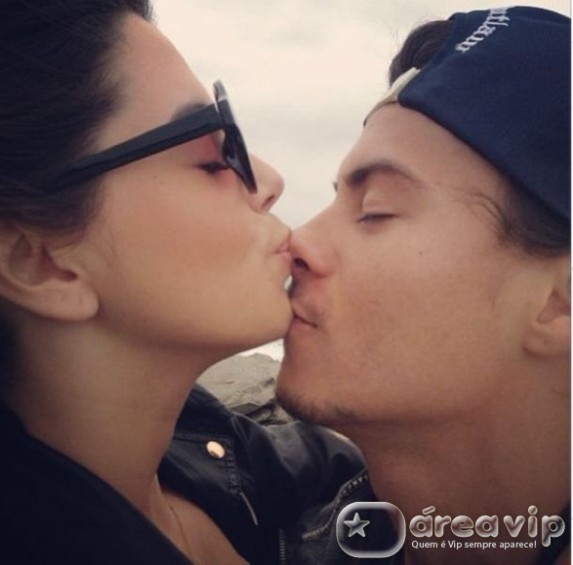 Arthur Aguiar parabeniza Giovanna Lancellotti com declaração de amor