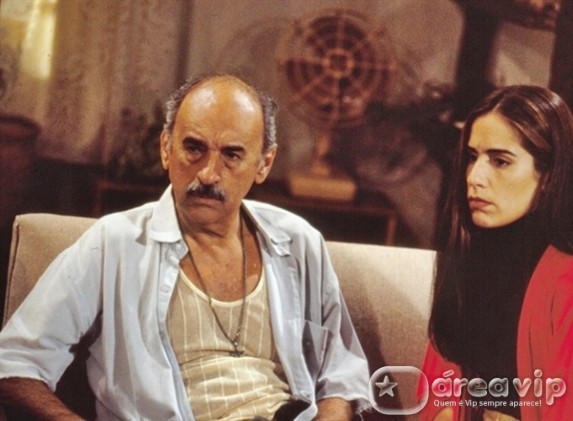 Sebastiao Vasconcellos e Glorias Pires em Mulheres de Areia