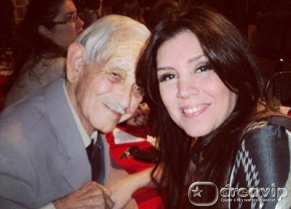 Morre o avô da cantora Simony