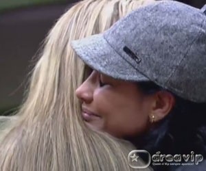 A Fazenda 6 - Scheila chora