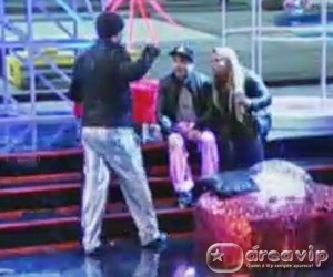 A Fazenda 6 - Paulo conta sobre briga entre Andressa e Barbara
