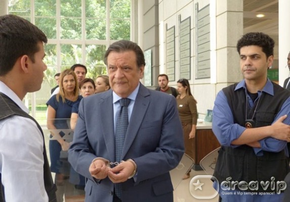 Amor a Vida - Atilio preso