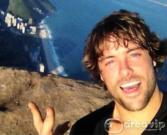 Kayky Brito nega affair com Globeleza