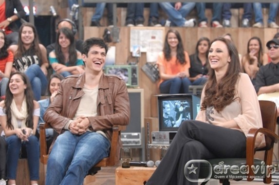 Mateus Solano e Paula Braun participam do ‘Altas Horas’