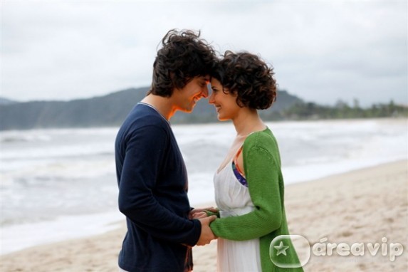 Chiquititas - Junior pede Carol em namoro