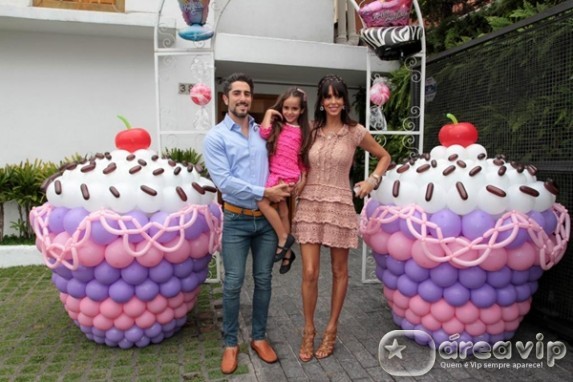 Marcos Mion comemora aniversário da filha